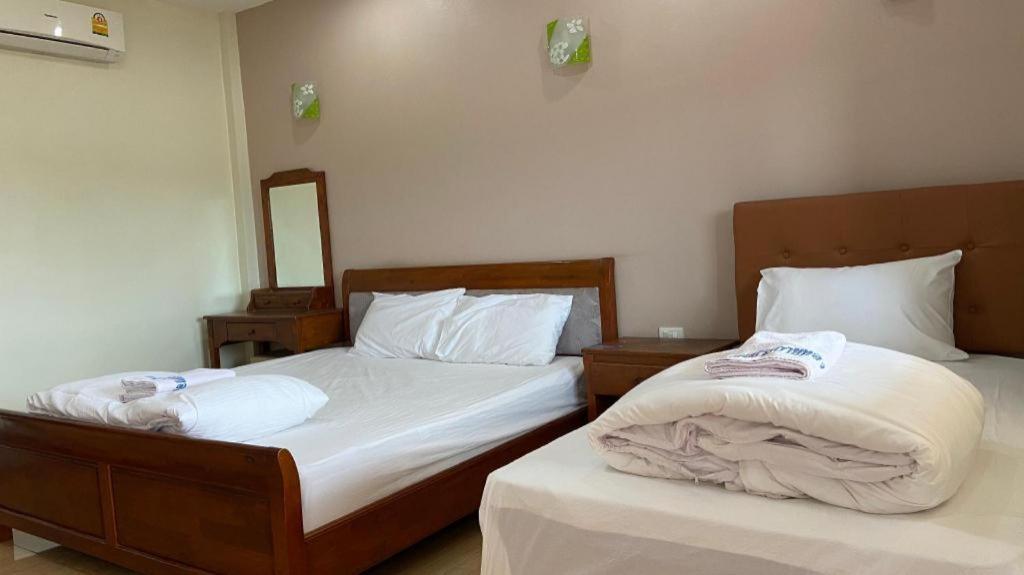 Prakaithong Hotel Amphoe Sawang Daen Din Екстер'єр фото