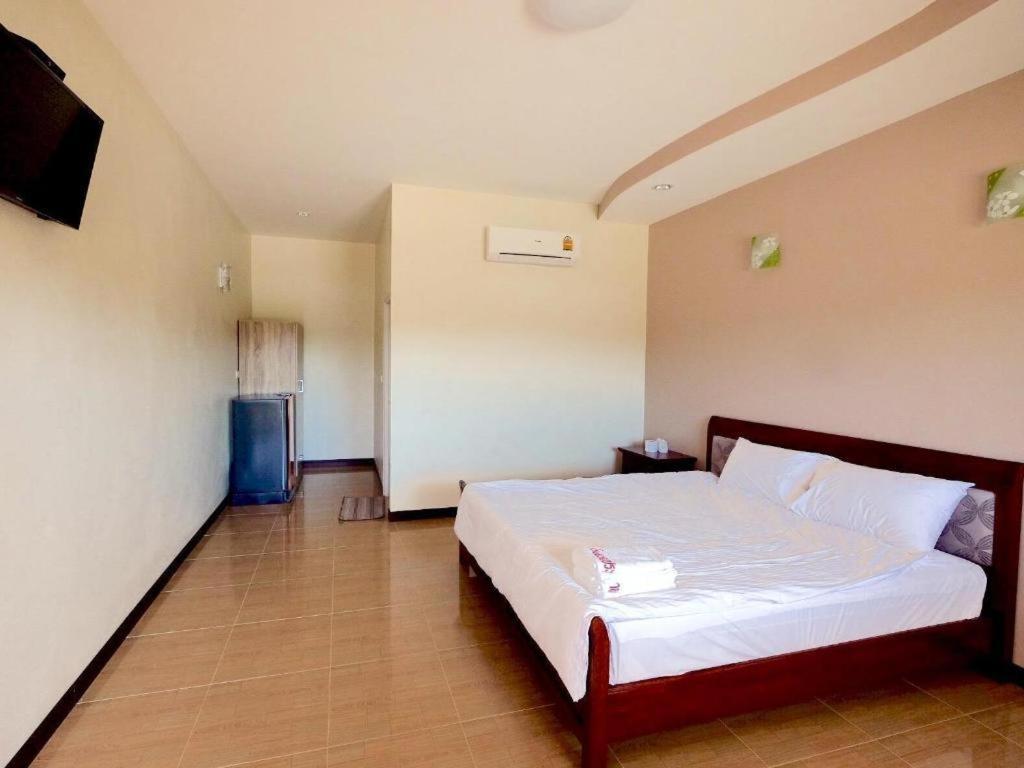 Prakaithong Hotel Amphoe Sawang Daen Din Екстер'єр фото