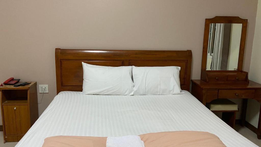 Prakaithong Hotel Amphoe Sawang Daen Din Екстер'єр фото