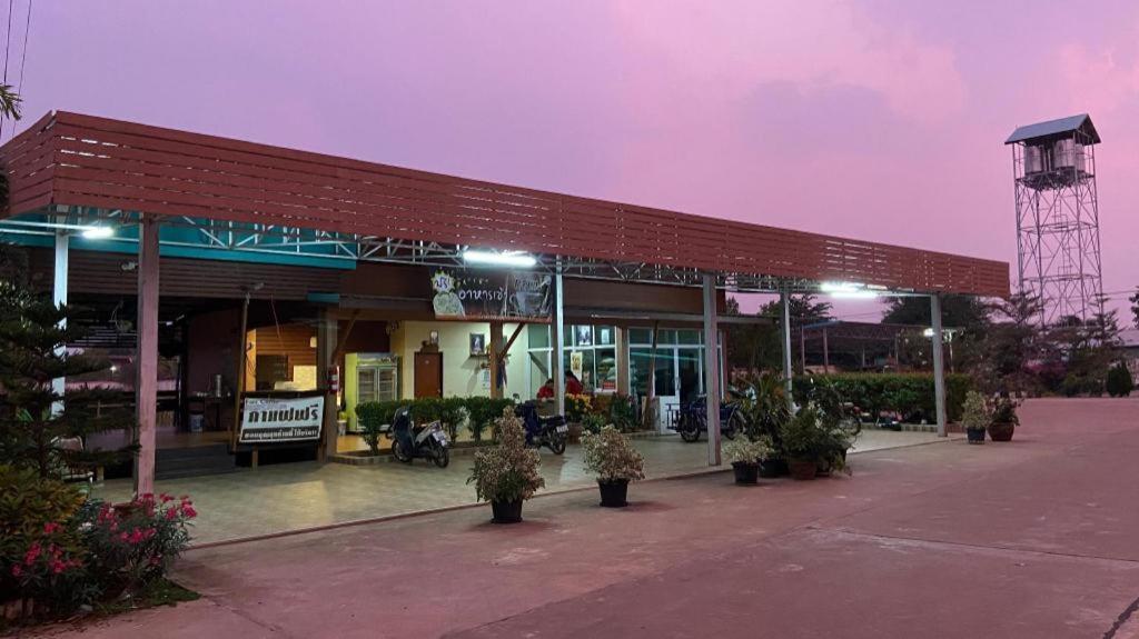 Prakaithong Hotel Amphoe Sawang Daen Din Екстер'єр фото