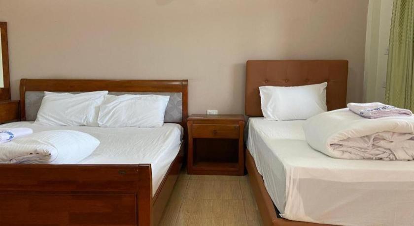 Prakaithong Hotel Amphoe Sawang Daen Din Екстер'єр фото